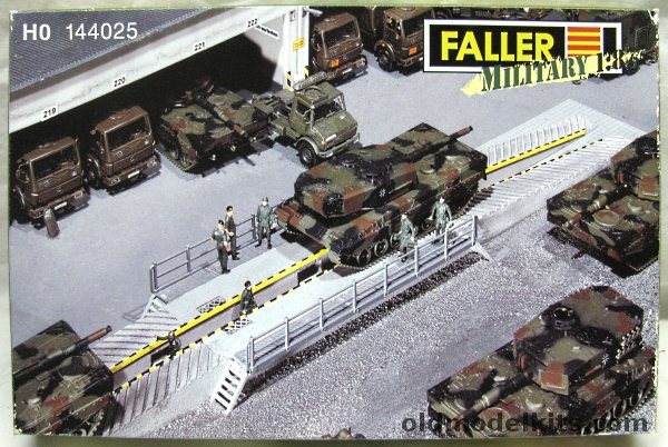 Faller HO Military Service Inspection Ramp and Pit - HO Scale, 144025 plastic model kit
